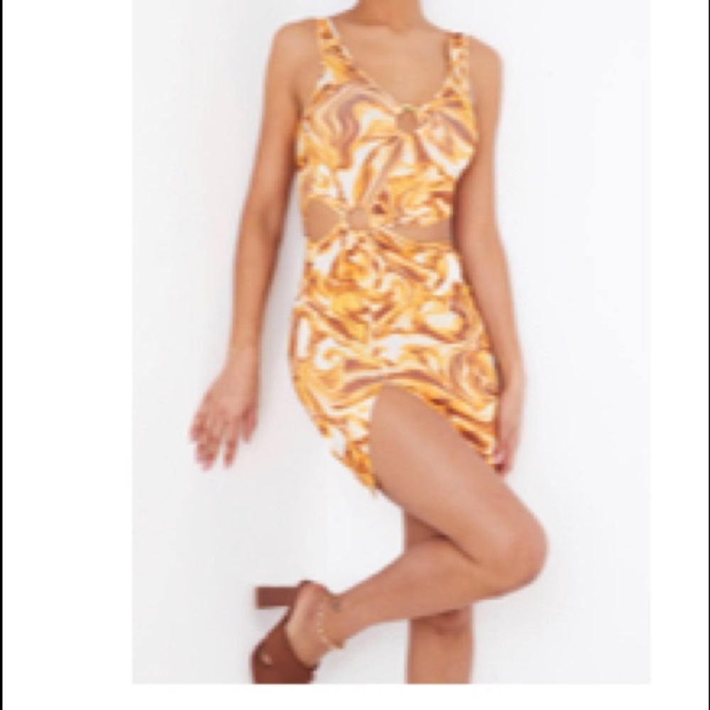 PRETTYLITTLETHING MARBLE SWIRL DRESS